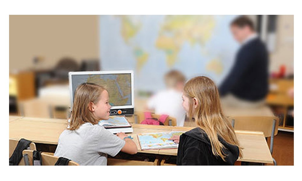 LVI MagniLink Zip 17 FHD True, portable video magnifier